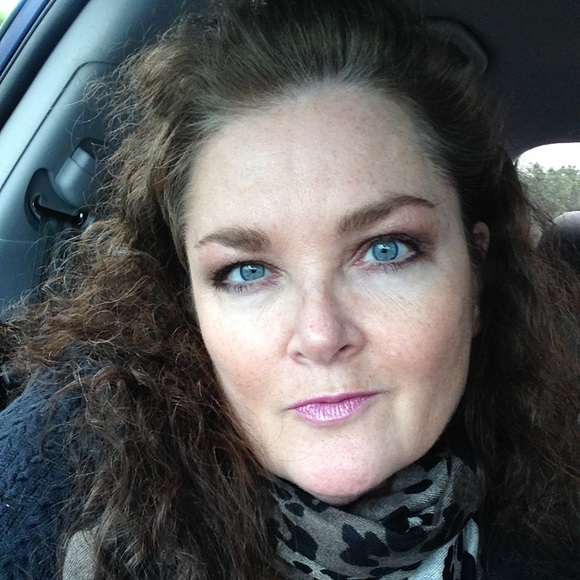 Meet your Posher, Julie - Picture 1 of 1